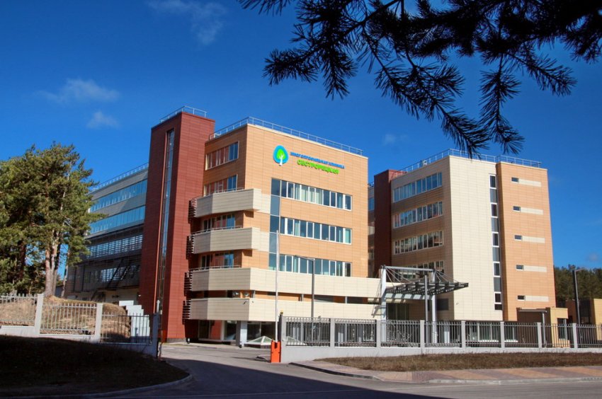 На улице Пограничников в Сестрорецке построили частную больницу - «Свежие новости строительства»