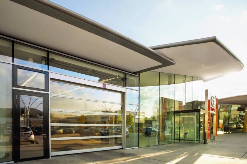 Панорамные ворота — прозрачное решение для бизнеса - «Технологии строительства»