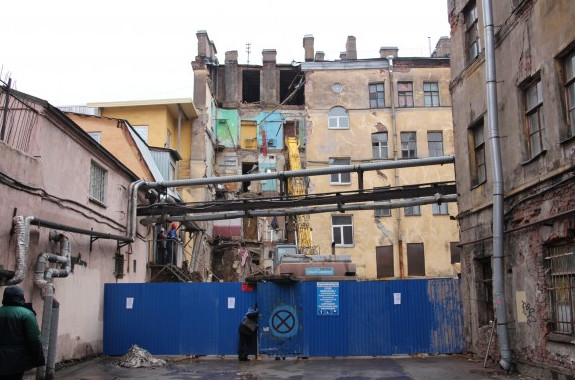 Начался снос обрушившегося флигеля на Лиговском, 117 - «Свежие новости строительства»