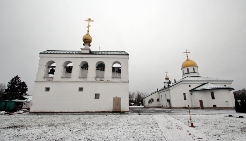 В Колпине сдали звонницу и ризницу при Свято-Троицком соборе - «Свежие новости строительства»