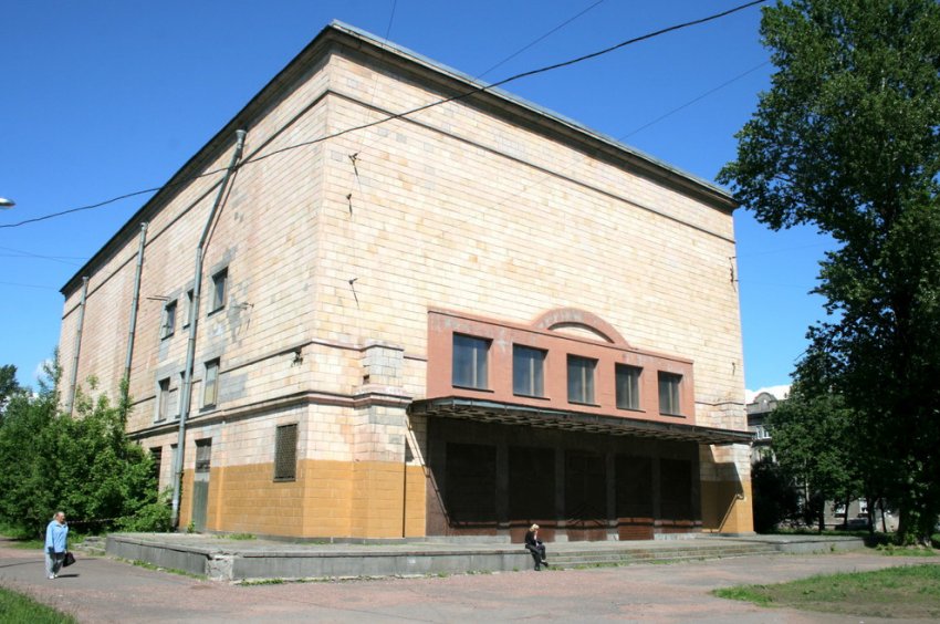 Кинотеатр «Юность» на улице Савушкина переделали в торговый центр - «Свежие новости строительства»