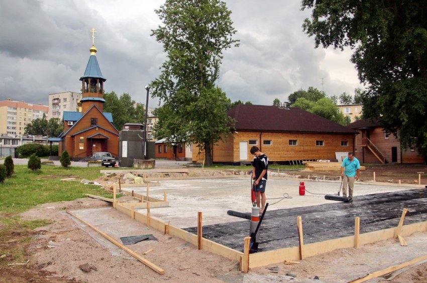 При милоновском храме Петра на Стачек строят воскресную школу - «Свежие новости строительства»