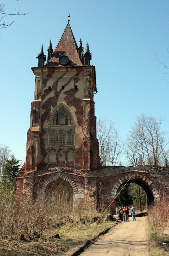 В Пушкине отремонтировали башню-руину Шапель в Александровском парке - «Свежие новости строительства»