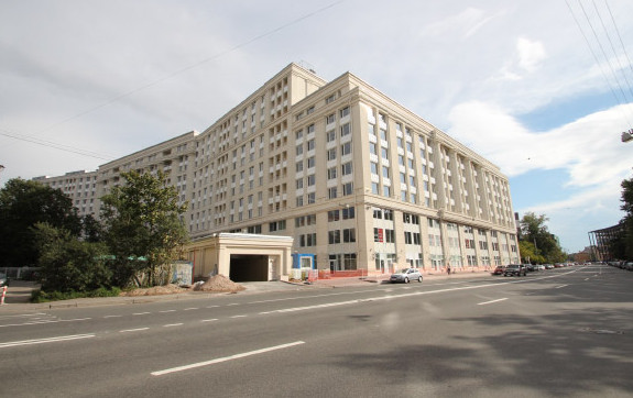 На Новгородской улице, 23, достроили дом архитектора Бофилла - «Свежие новости строительства»