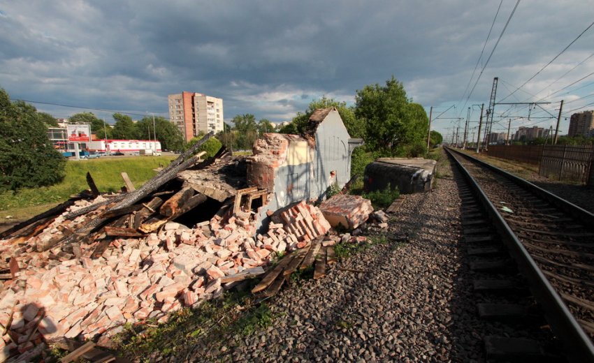 Возле железнодорожной станции Проспект Славы снесли старинное здание - «Свежие новости строительства»