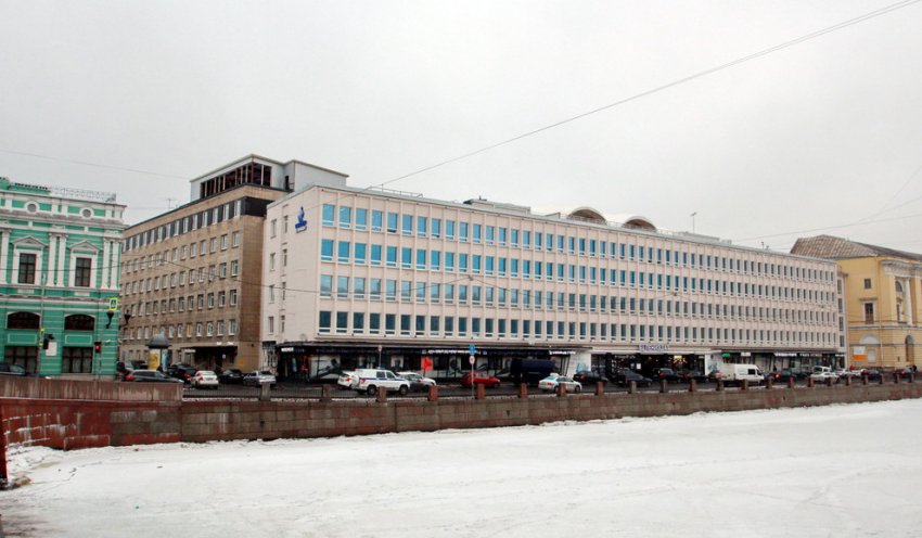 Здание Лениздата на Фонтанке надстроили чем-то непонятным - «Свежие новости строительства»