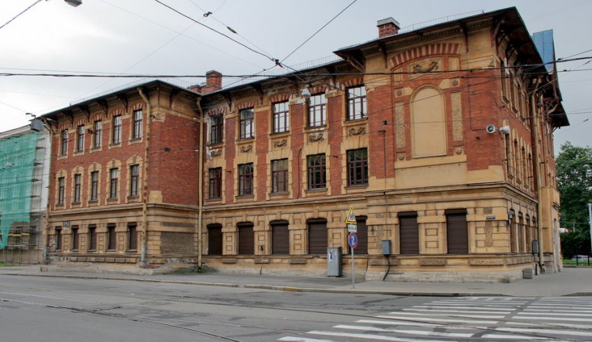 На Среднем проспекте Васильевского острова отремонтировали школу - «Свежие новости строительства»