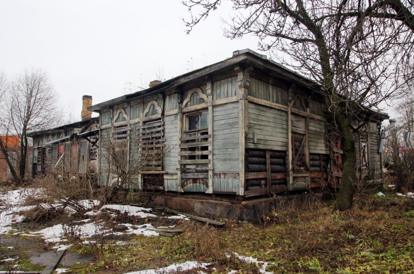 Снесенный деревянный дом на Лахтинском воссоздают из бетона - «Свежие новости строительства»