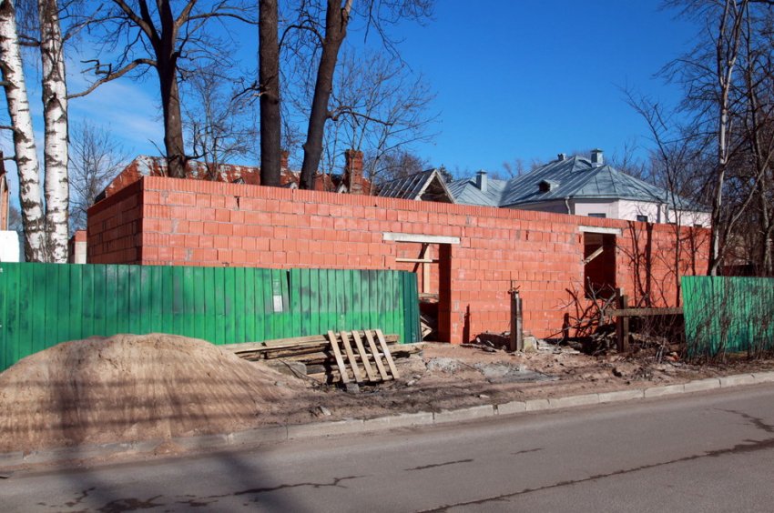 Здание на улице Костылева в Ломоносове требуют снести через суд - «Свежие новости строительства»