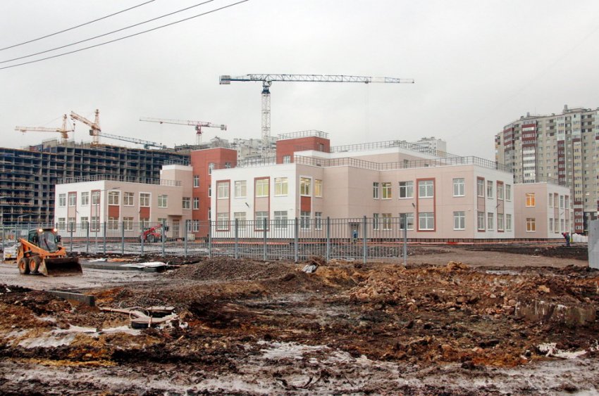 На пустыре у Новгородского проспекта в Шушарах возвели детсад - «Свежие новости строительства»