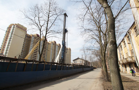 На Ново-Александровской улице началась неразрешенная стройка - «Свежие новости строительства»