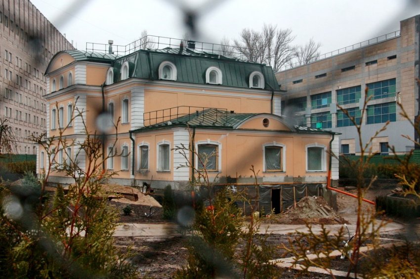 Самовольные работы в здании-памятнике на Крестовском привели в суд - «Свежие новости строительства»