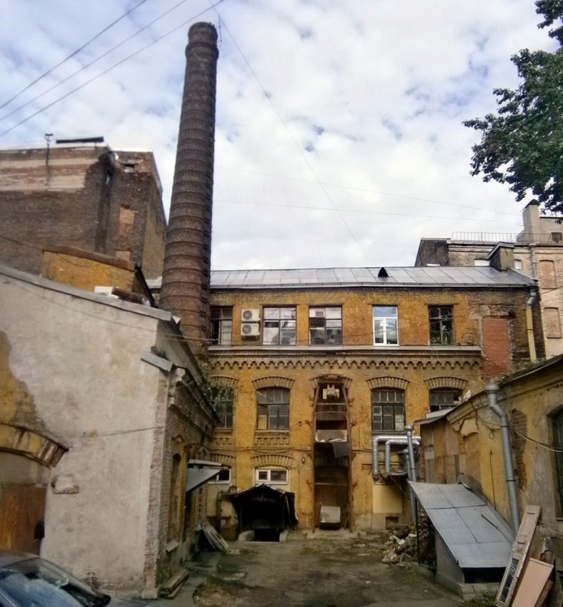 На 9-й Советской улице сносят здание медно-котельного завода - «Свежие новости строительства»