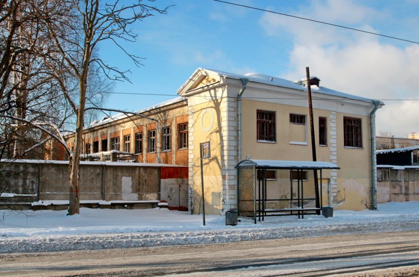 На улице Жукова приступили к капремонту заброшенного здания - «Свежие новости строительства»