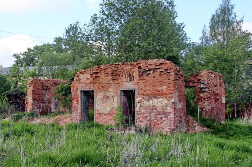 В Красном Селе снесли старинные руины на улице Горбунова - «Свежие новости строительства»