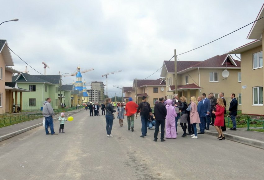 В сиротской деревне в Пригородном застроили первую улицу - «Свежие новости строительства»