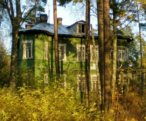 В Песочном снесли дореволюционную деревянную дачу - «Свежие новости строительства»