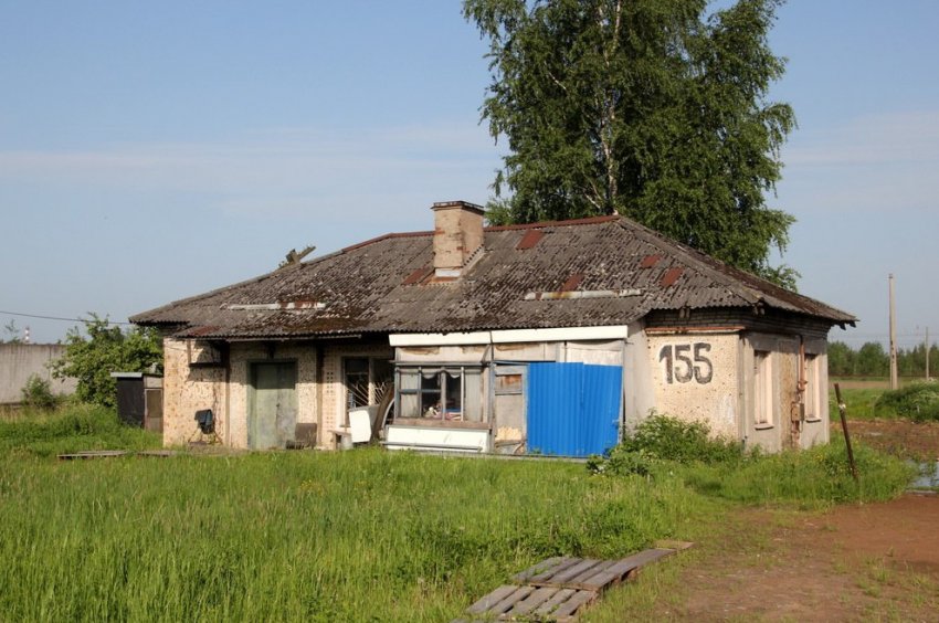 На Таллинском шоссе сносят одноэтажный панельный домик - «Свежие новости строительства»