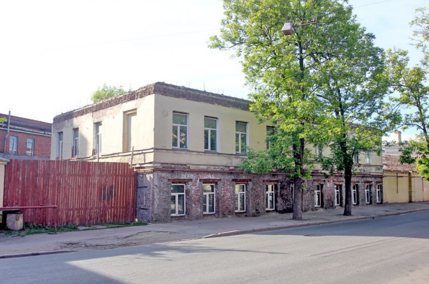 Самовольный этаж на улице Степана Разина заменили высоким чердаком - «Свежие новости строительства»