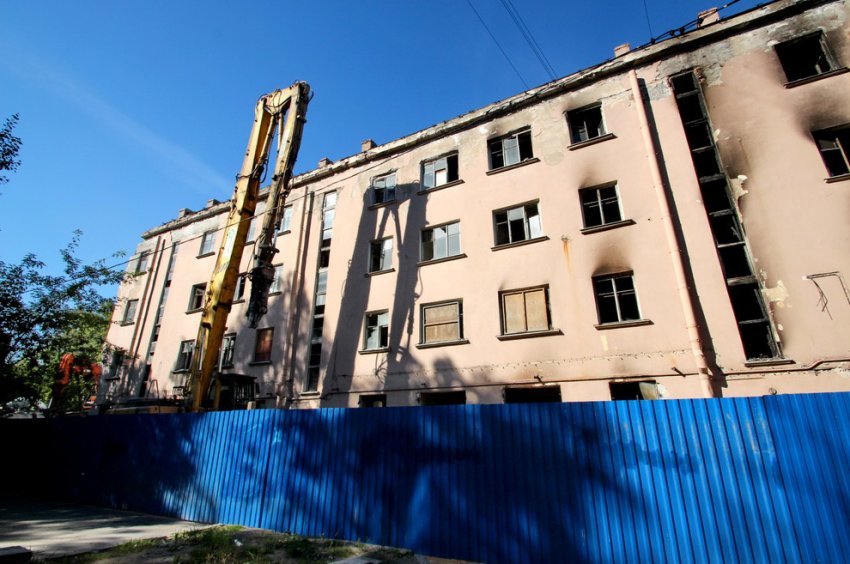 На Благодатной улице сносят жилой дом завода «Электросила» - «Свежие новости строительства»