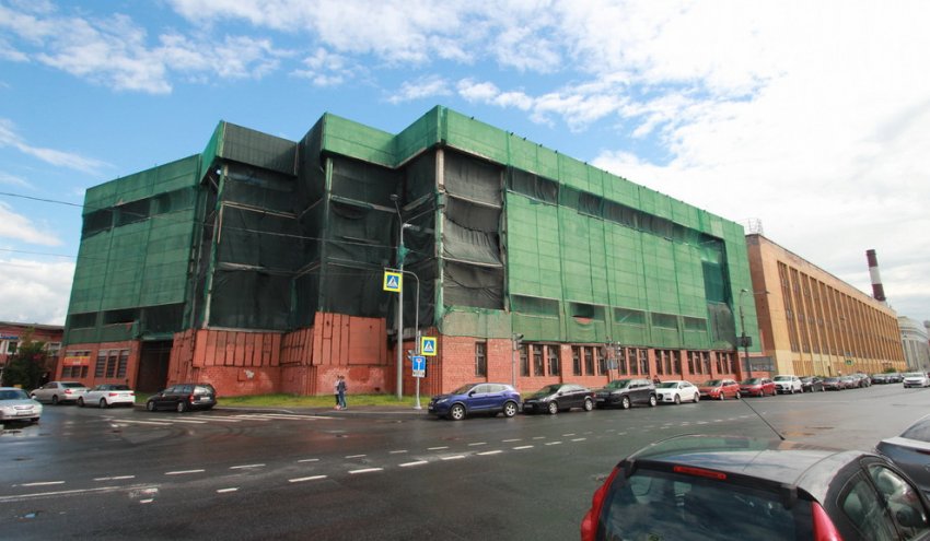 На Новгородской улице начался снос недостроя кожгалантерейной фабрики - «Свежие новости строительства»