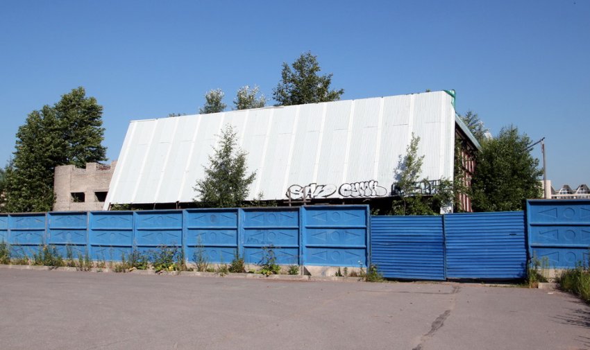 Бассейн-недострой во дворах на Среднем заменили апарт-отелем - «Свежие новости строительства»