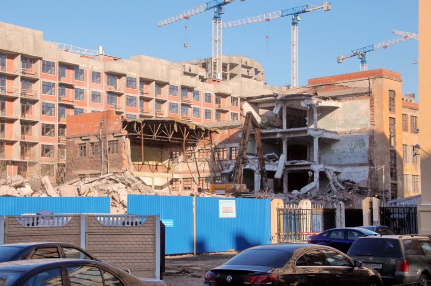 Завершается снос школы «Электросилы» на Московском ради поликлиники - «Свежие новости строительства»