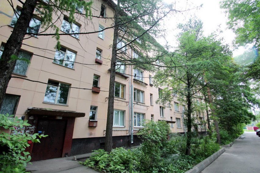 На 2-й Комсомольской стартовал первый в Петербурге снос хрущевки - «Свежие новости строительства»