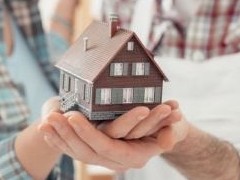 Чем теперь рискуют супруги, оформляя дарение: два примера - «Дайджест»