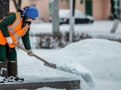Как часто должны убирать придомовую территорию? - «Дайджест»