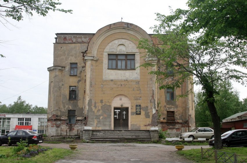 Свято-Троицкой церкви на Октябрьской набережной вернули пять куполов - «Свежие новости строительства»