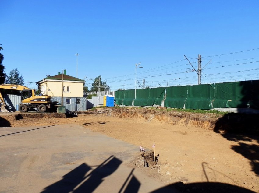 В Павловске в рамках реконструкции кафе уничтожили цоколь вокзала - «Свежие новости строительства»