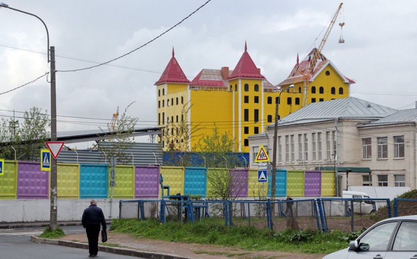 В промзоне на проспекте Девятого Января строят завод в виде замка - «Свежие новости строительства»