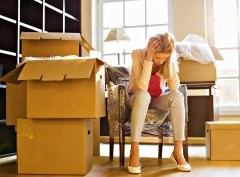 Опасное соседство и долги: за что могут выселить из собственного жилья - «Дайджест»