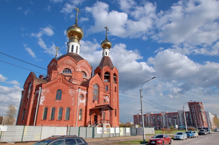 На месте кладбища на улице Добровольцев построили храм - «Свежие новости строительства»
