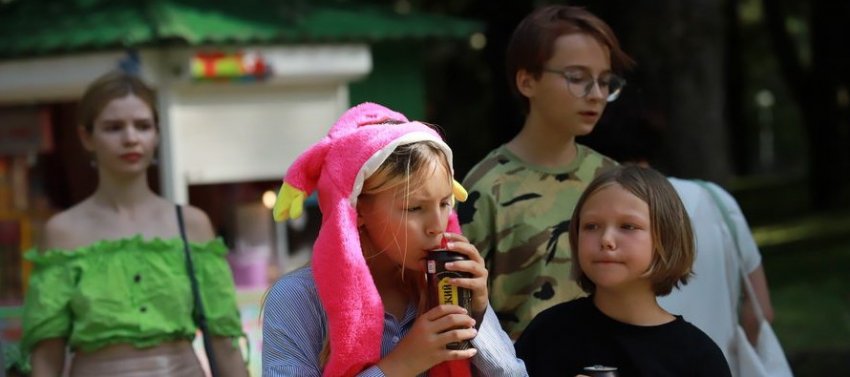 Фотофакт. Как горожане спасались от жары в парке Горького и в фонтане на улице Пулихова - «Свежие новости строительства»