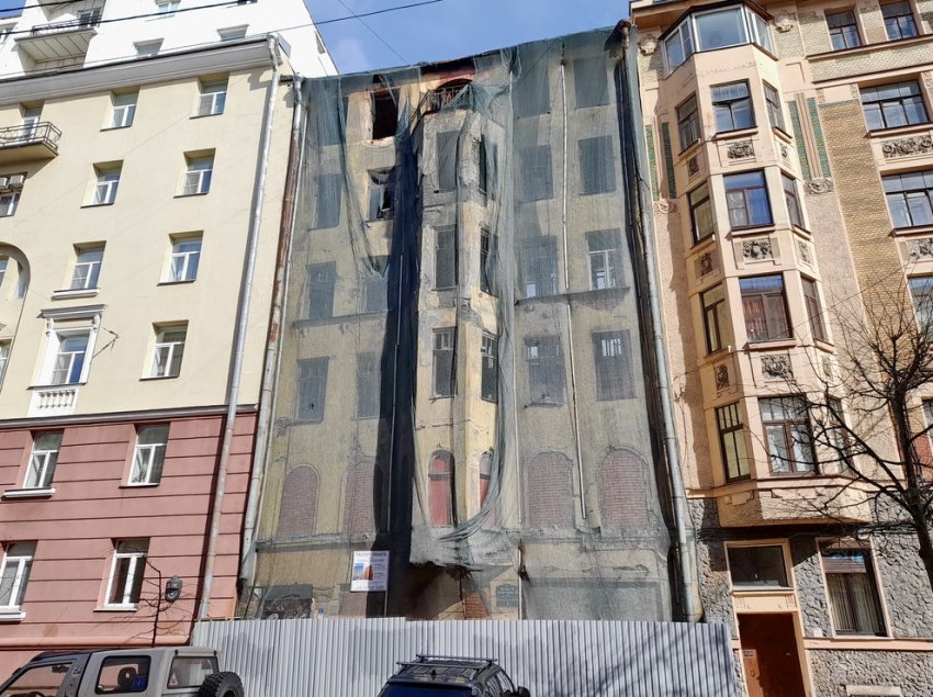 В ходе капремонта дому на Большой Разночинной улице снесли эркер - «Свежие новости строительства»