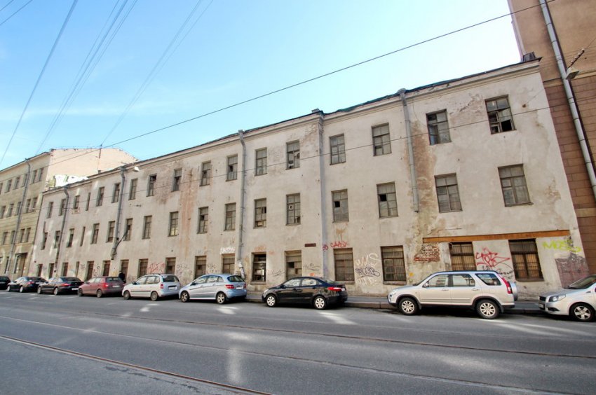 На улице Чапаева взялись за ремонт заброшенного дореволюционного здания - «Свежие новости строительства»