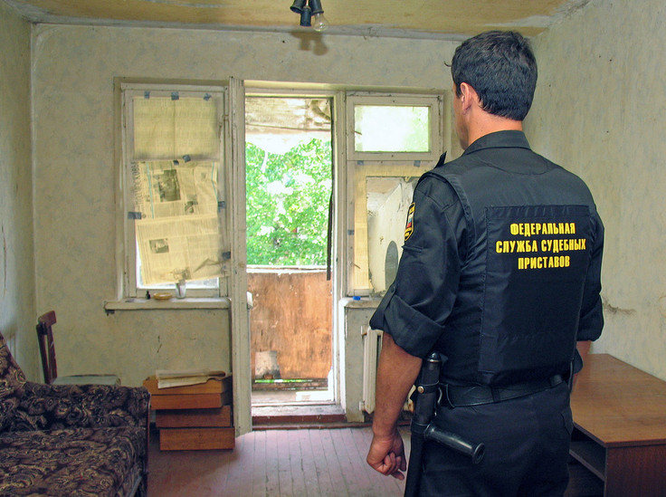 Стадия торга: квартиры должников продают за бесценок - «Недвижимость»