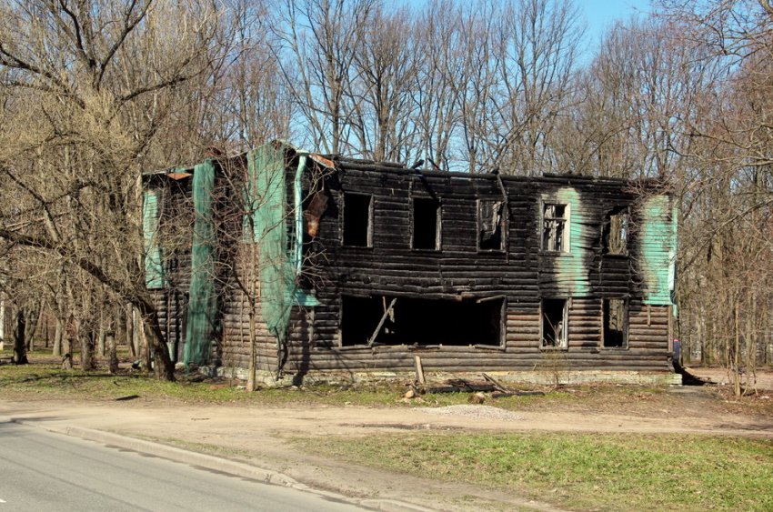 В этом году обещают снести сгоревшую больницу на улице Чекистов - «Свежие новости строительства»