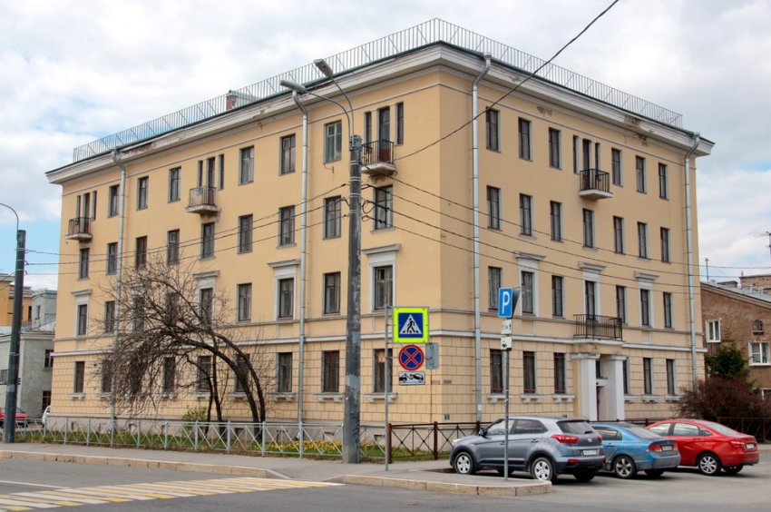 Завершается капитальный ремонт «сталинки» на Задворной улице в Волкове - «Свежие новости строительства»