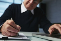 «Заверяй, но проверяй»: юрист рассказал, как не стать жертвой «черных» нотариусов - «Недвижимость»