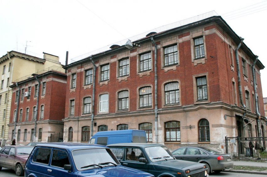 Заброшенные дома на улице Ивашенцова отремонтируют под поликлинику - «Свежие новости строительства»