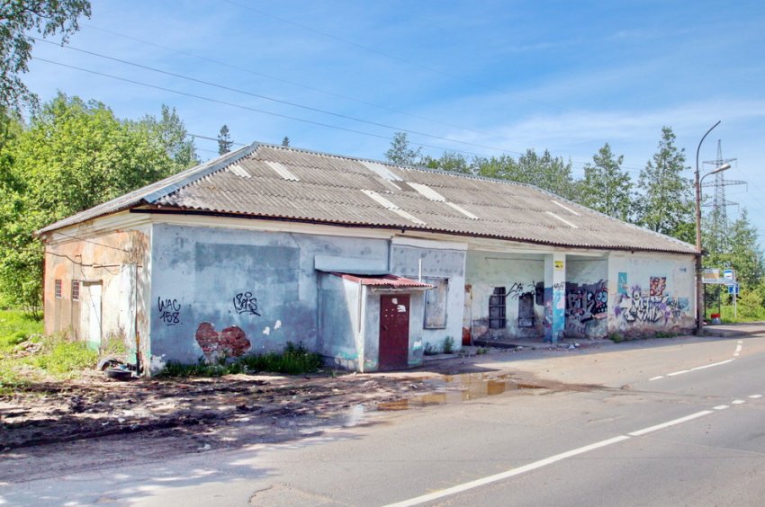 На Ольгинской дороге в Торфяном ремонтируют заброшенную баню - «Свежие новости строительства»