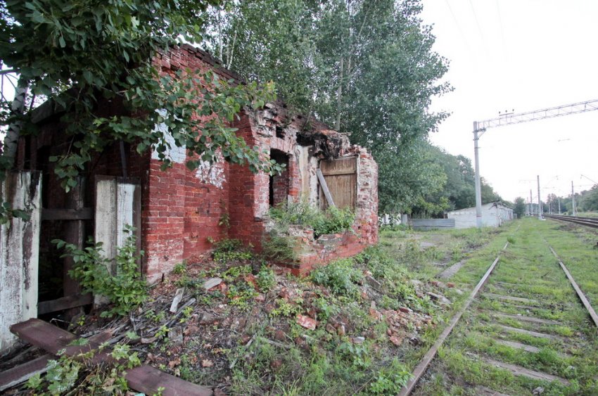 В Ломоносове снесли вокзал исчезнувшей станции Халитовской - «Свежие новости строительства»