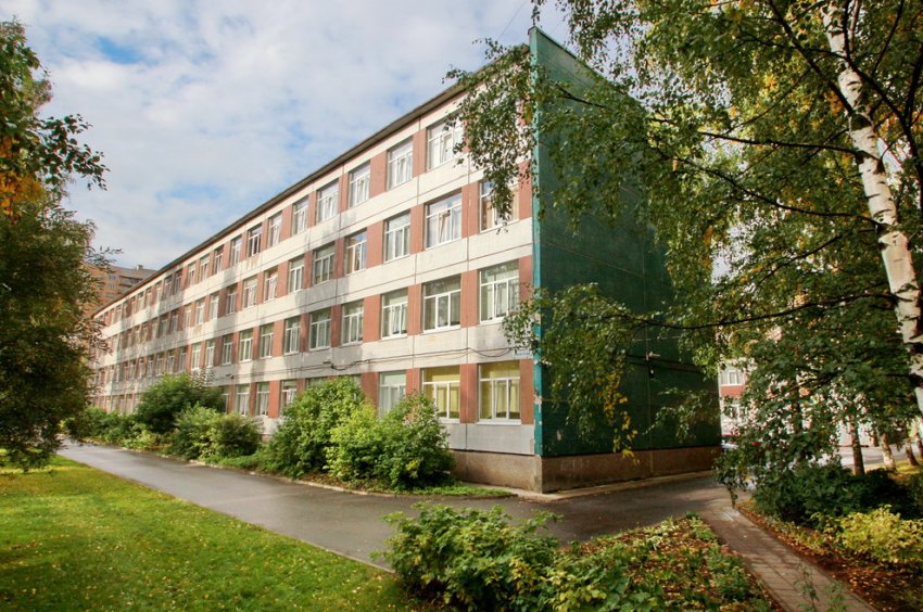 Детскую площадку на улице Маршала Захарова застроили новым корпусом школы - «Свежие новости строительства»