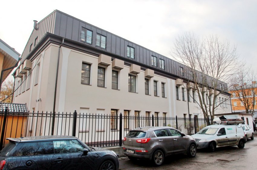 Возле Молвинского сада обнаружили самовольную надстройку здания - «Свежие новости строительства»