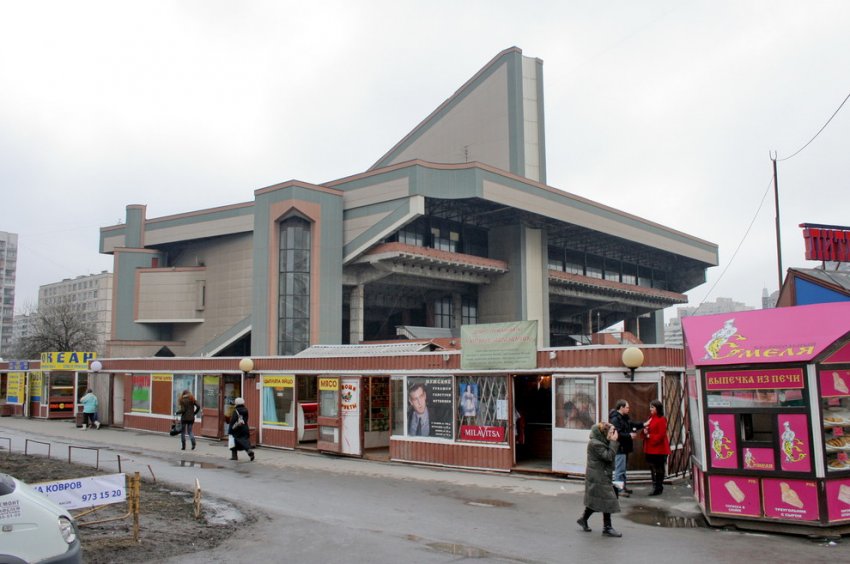 На месте недостроя кинотеатра на Коломяжском построили ТРК - «Свежие новости строительства»