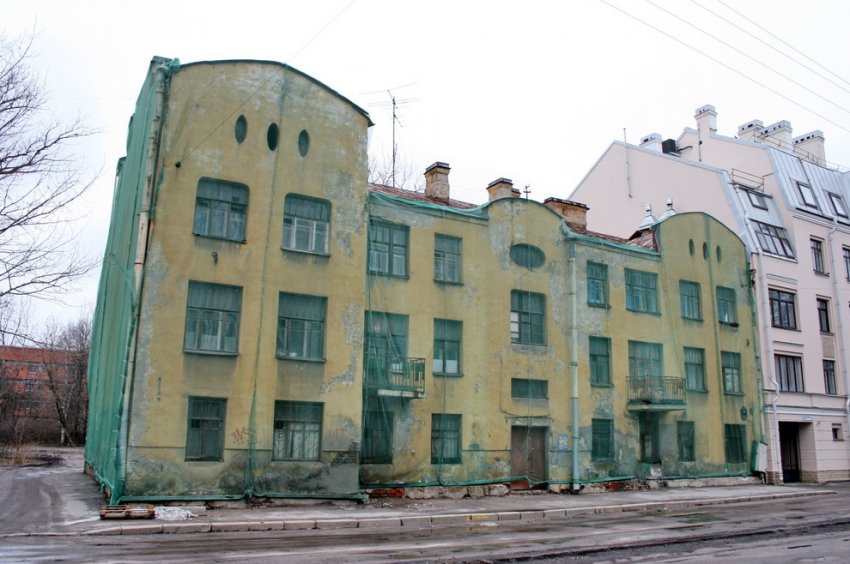 Старинному дому на Константиновском проспекте сделали декор - «Свежие новости строительства»