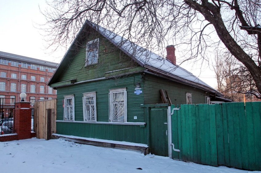 На Перевозной набережной снесли раннесоветский деревянный дом - «Свежие новости строительства»